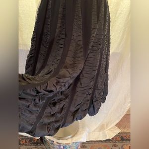 Skirt in delicate silk crepe with gores